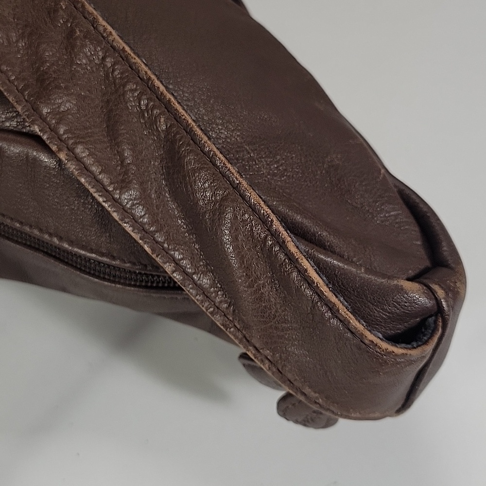 Ameribag Healthy Back Brown Leather Crossbody Sling Bag - Picture 5 of 12